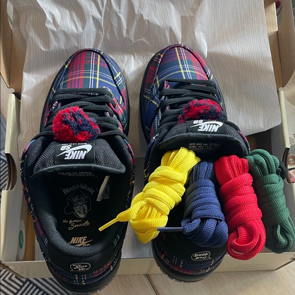 Nardwuar x Nike Dunk Low SB 'Tam O' Shanter Hat' - plaid tartan sneaker - Picture 4 of 6